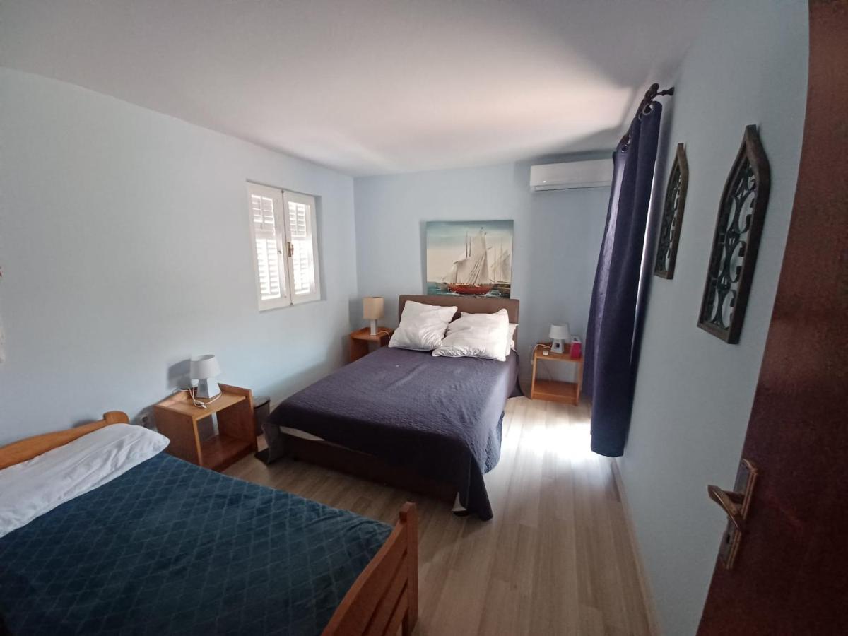 Apartment Bunjo'S Beach House Trogir Extérieur photo
