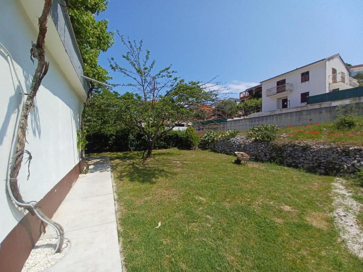 Apartment Bunjo'S Beach House Trogir Extérieur photo