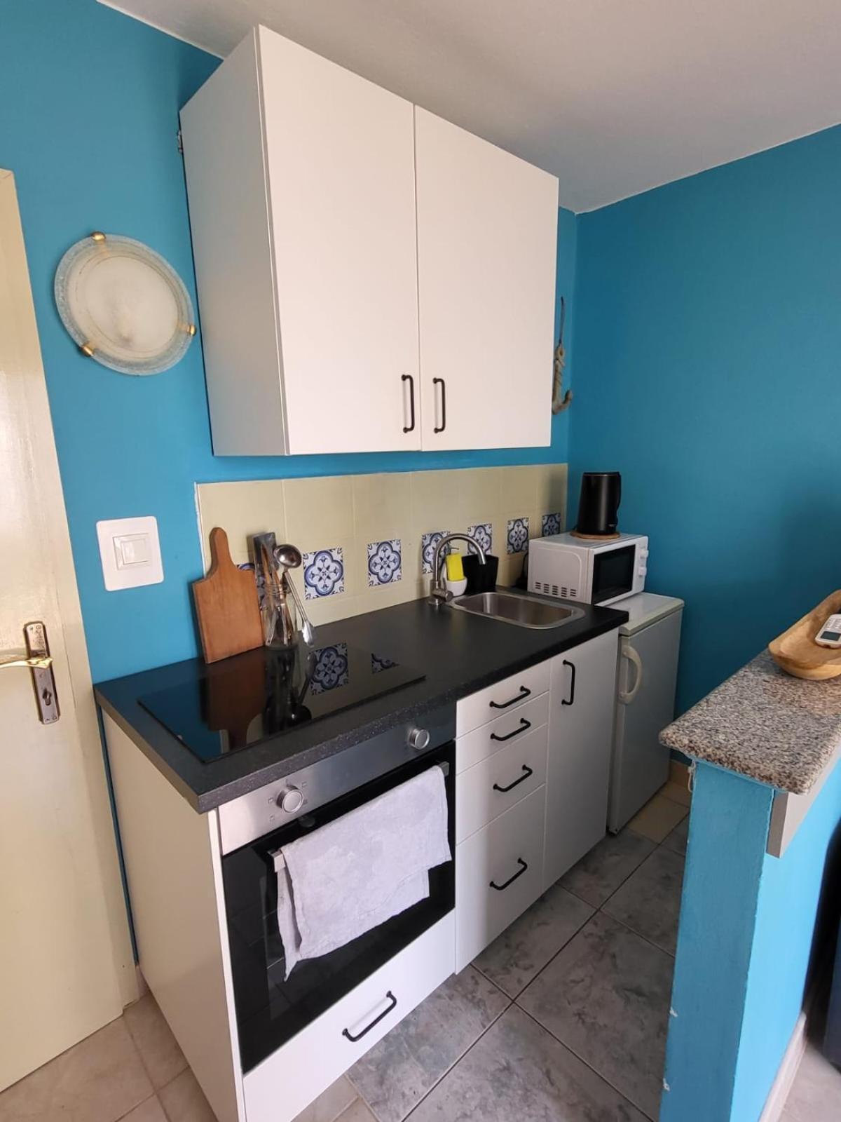 Apartment Bunjo'S Beach House Trogir Extérieur photo