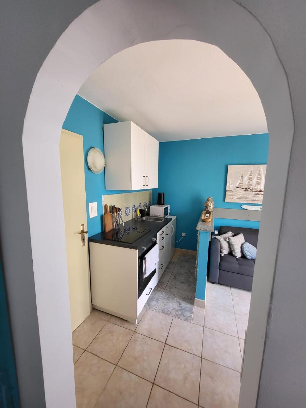 Apartment Bunjo'S Beach House Trogir Extérieur photo