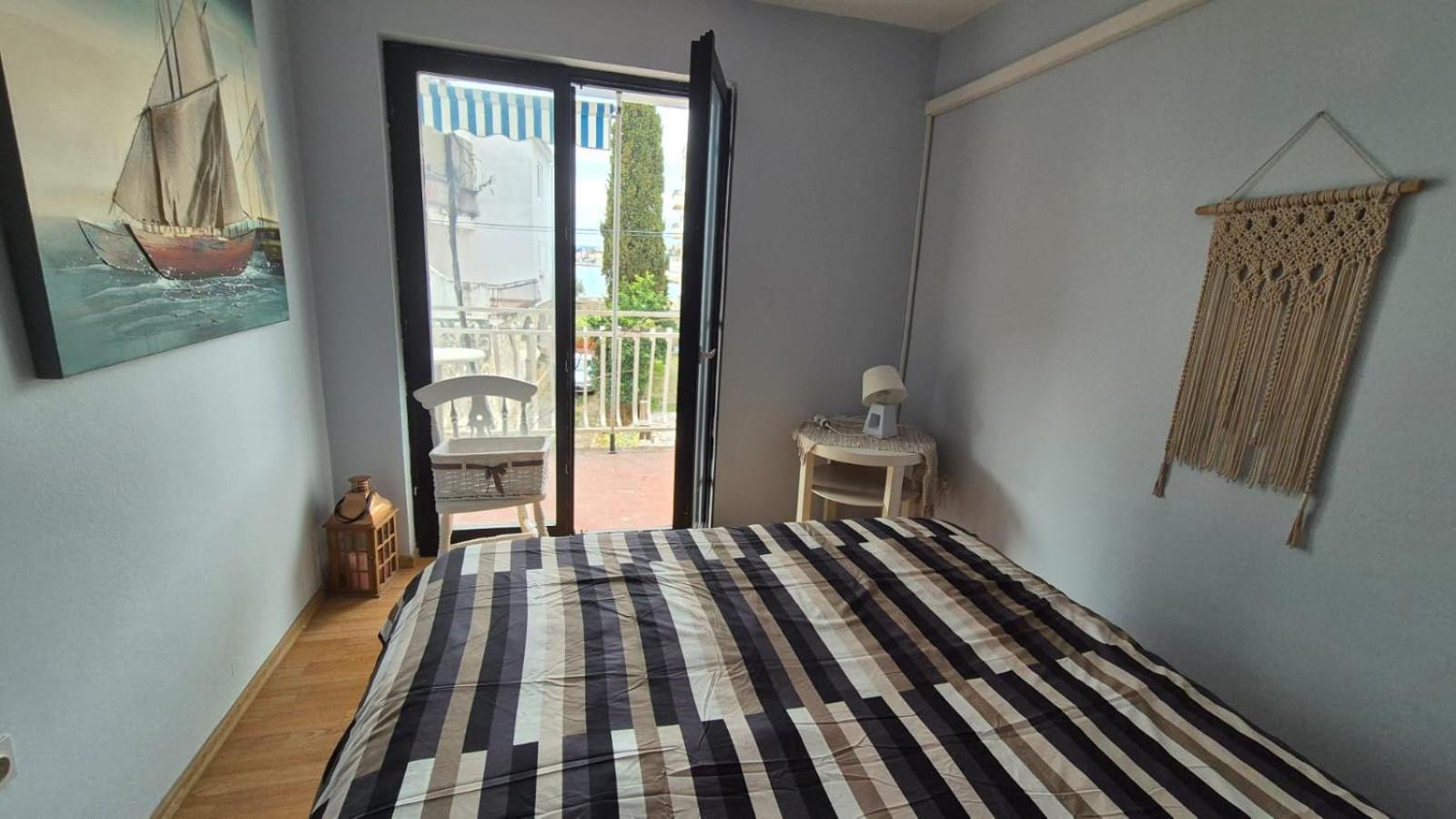 Apartment Bunjo'S Beach House Trogir Extérieur photo