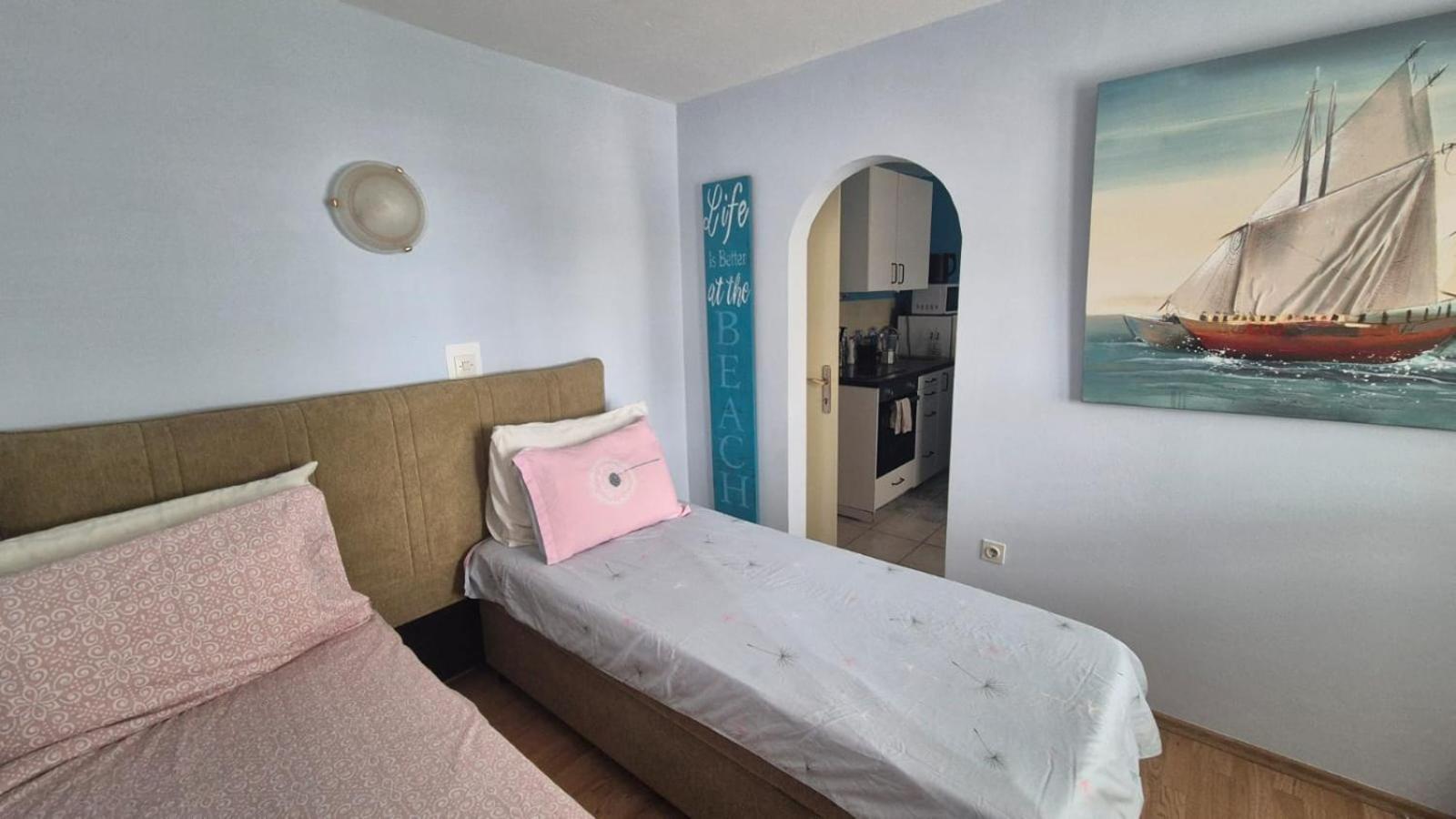 Apartment Bunjo'S Beach House Trogir Extérieur photo