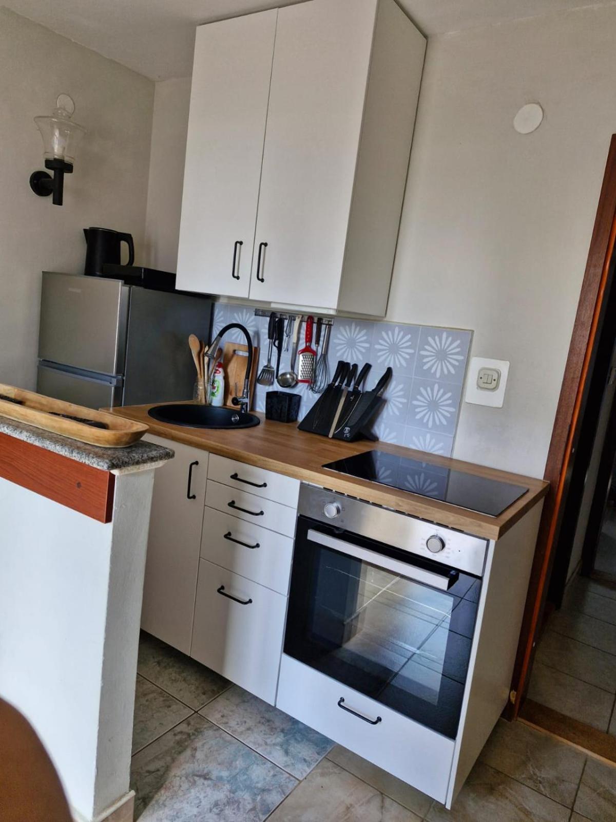 Apartment Bunjo'S Beach House Trogir Extérieur photo